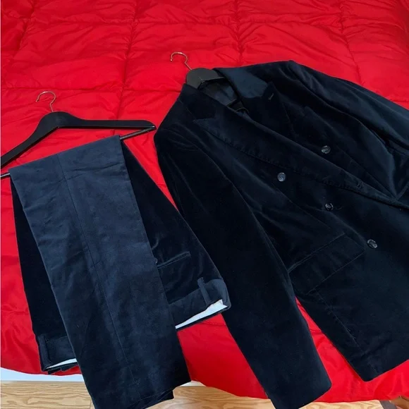 Elegant Black Double-Breasted Suit 40R Pants 32x32
